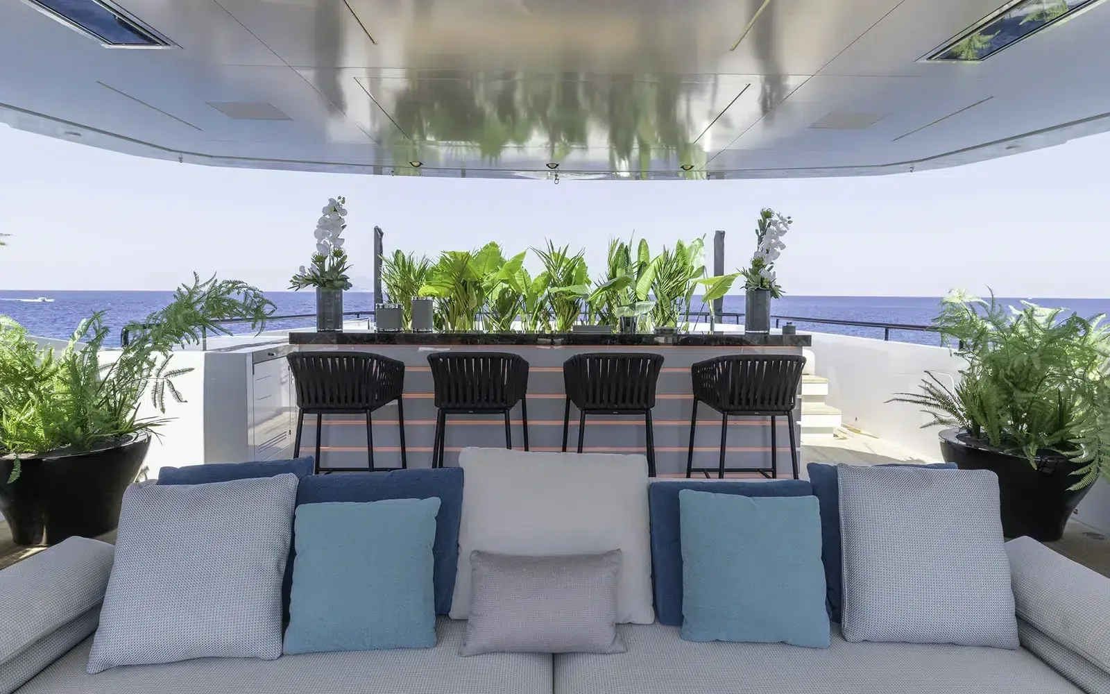 LEL - photo 9 yacht charter Cannes