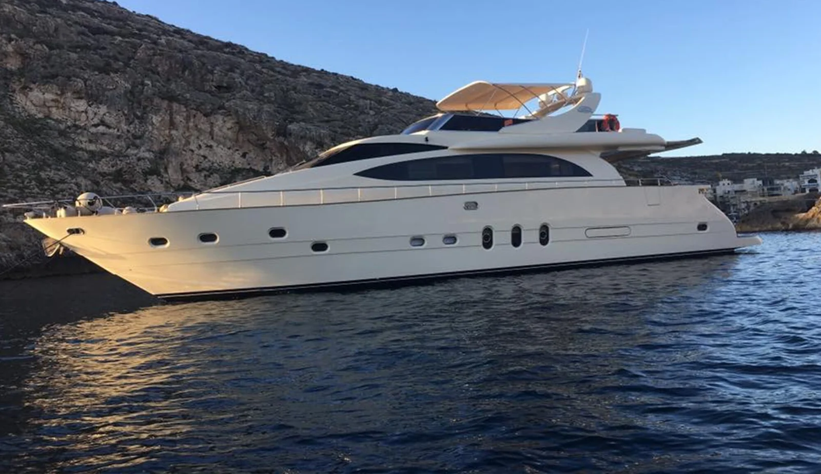 Leonard 74, photo 1 location yacht Cannes