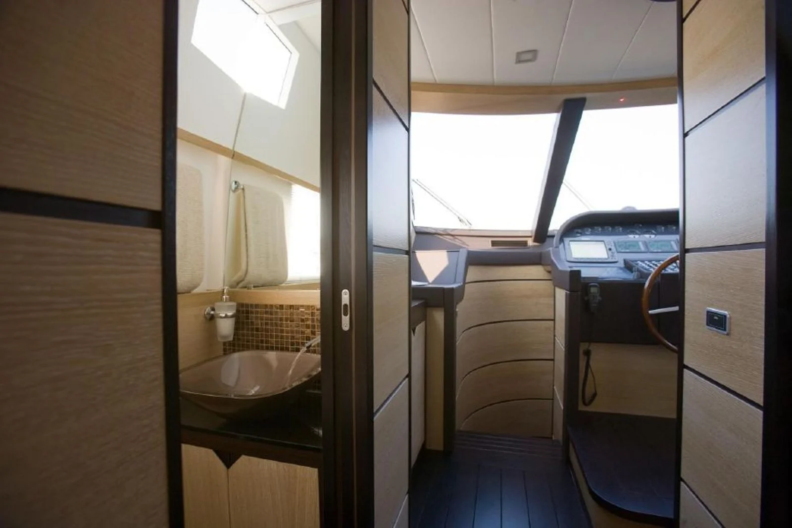 Leonard 74, photo 7 location yacht Cannes
