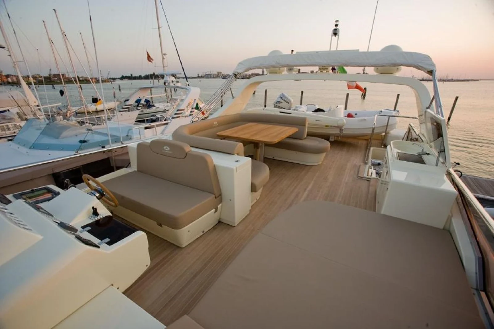 Leonard 74, photo 8 location yacht Cannes