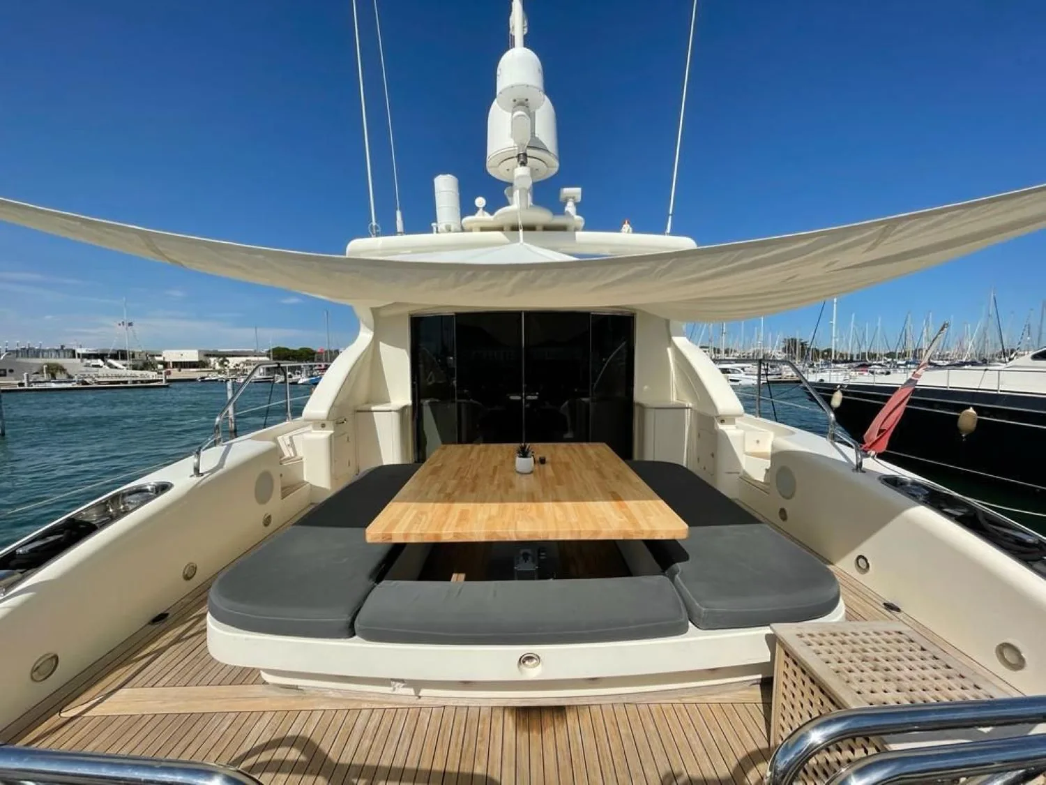 LEOPARD 24 - photo 9 yacht charter Cannes