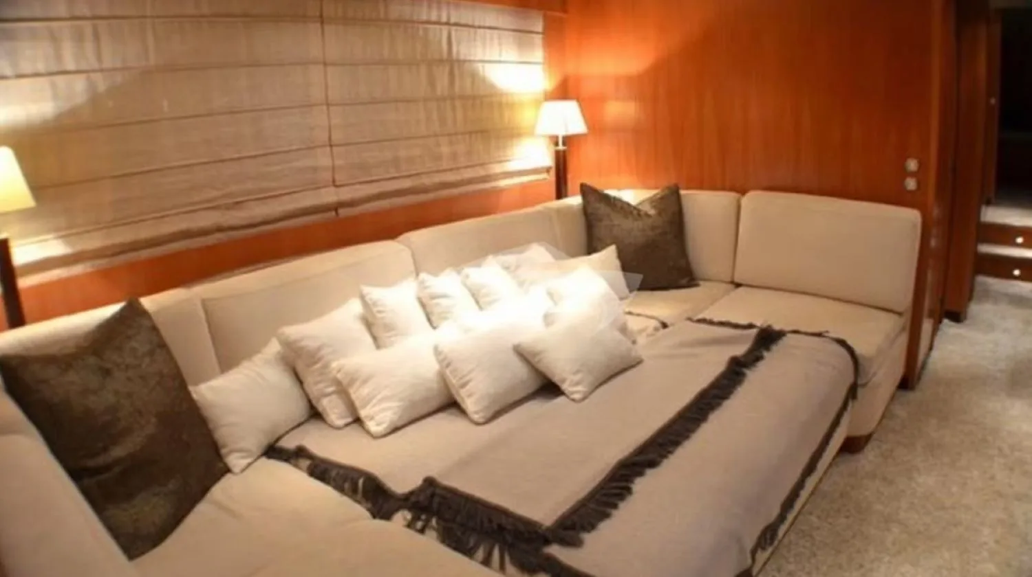 LEOPARD 24 - photo 15 yacht charter Cannes