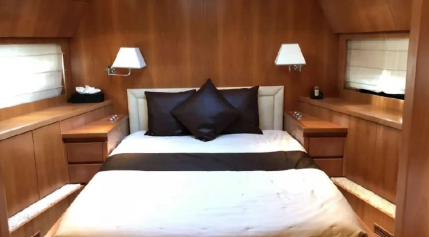 LEOPARD 24 - photo 16 yacht charter Cannes