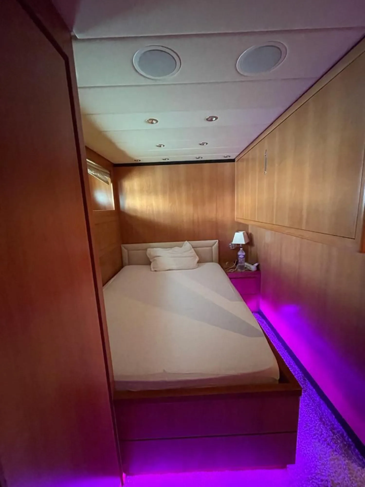 LEOPARD 24 - photo 17 yacht charter Cannes