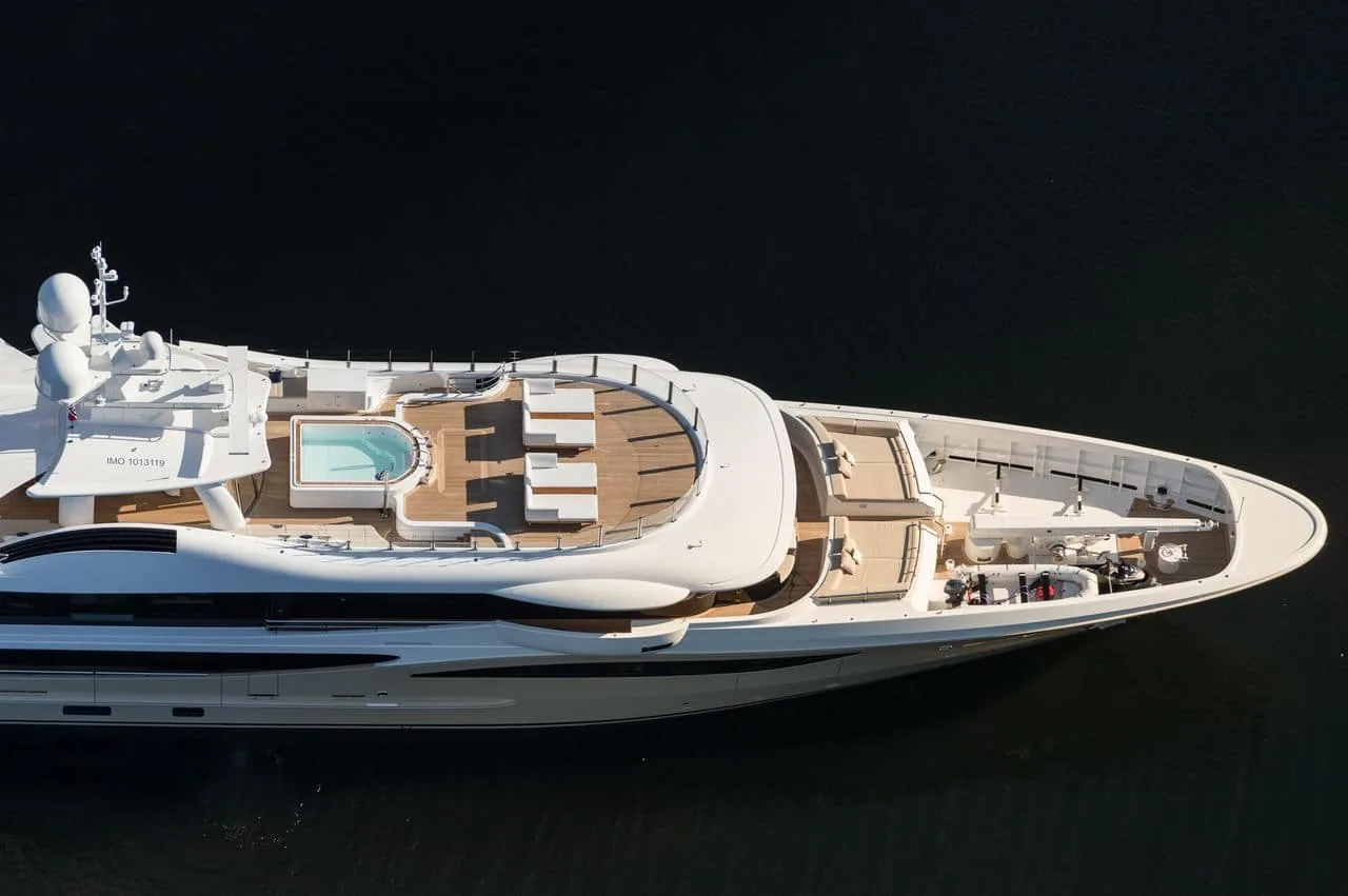 LILI - photo 5 yacht charter Cannes