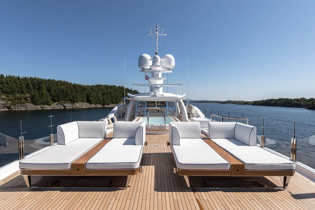 LILI - photo 7 yacht charter Cannes
