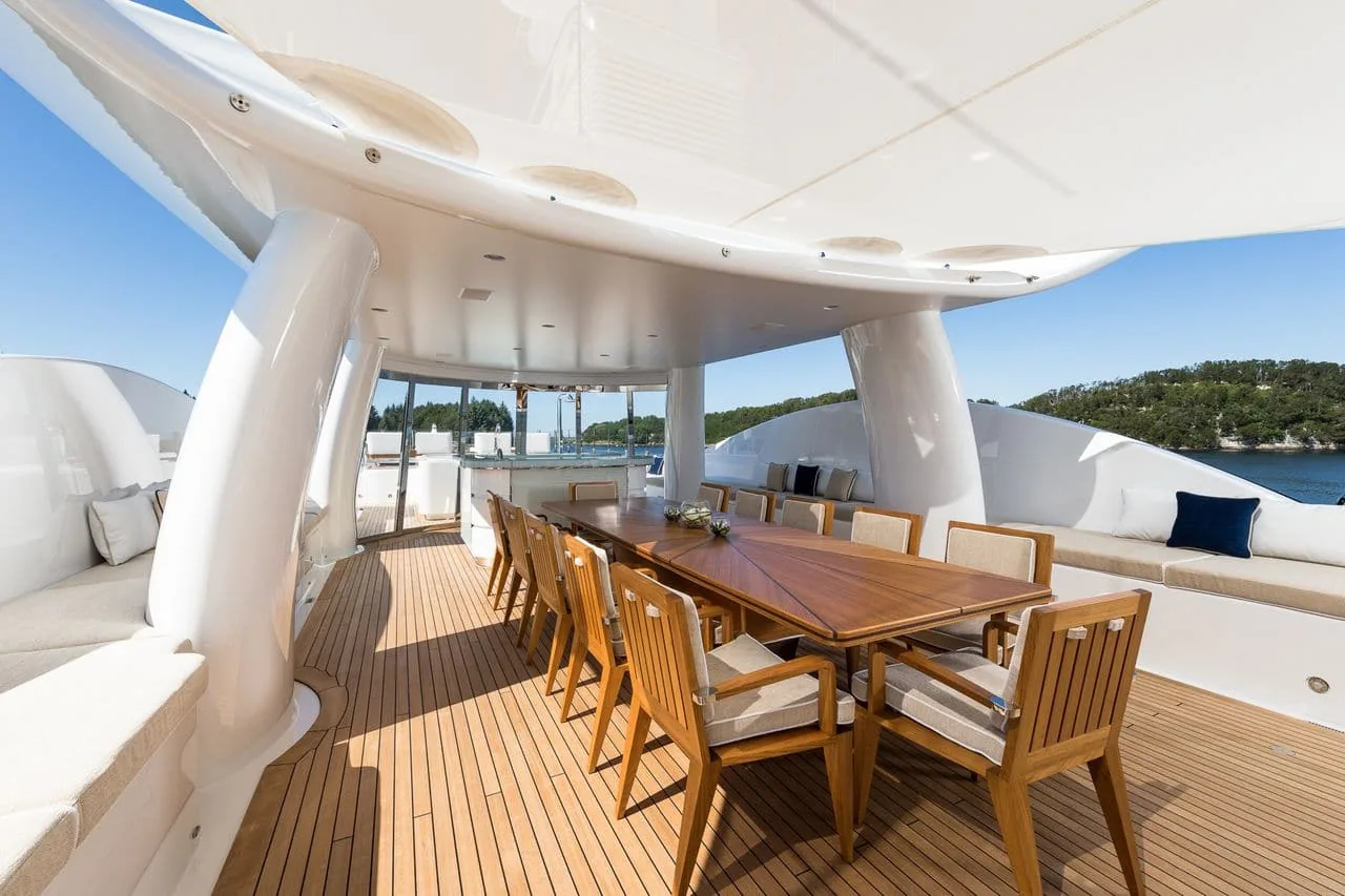 LILI - photo 8 yacht charter Cannes