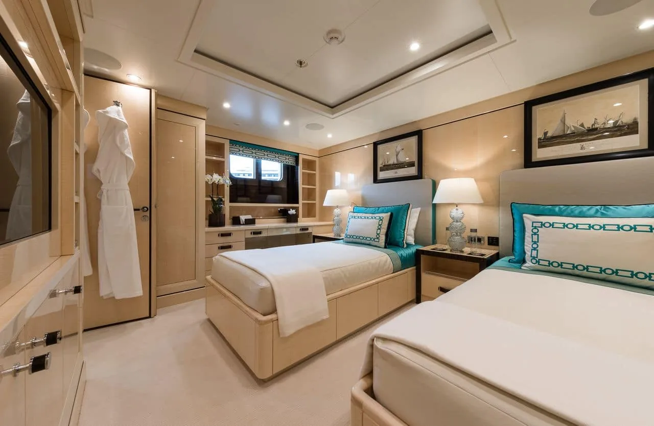 LILI - photo 21 yacht charter Cannes