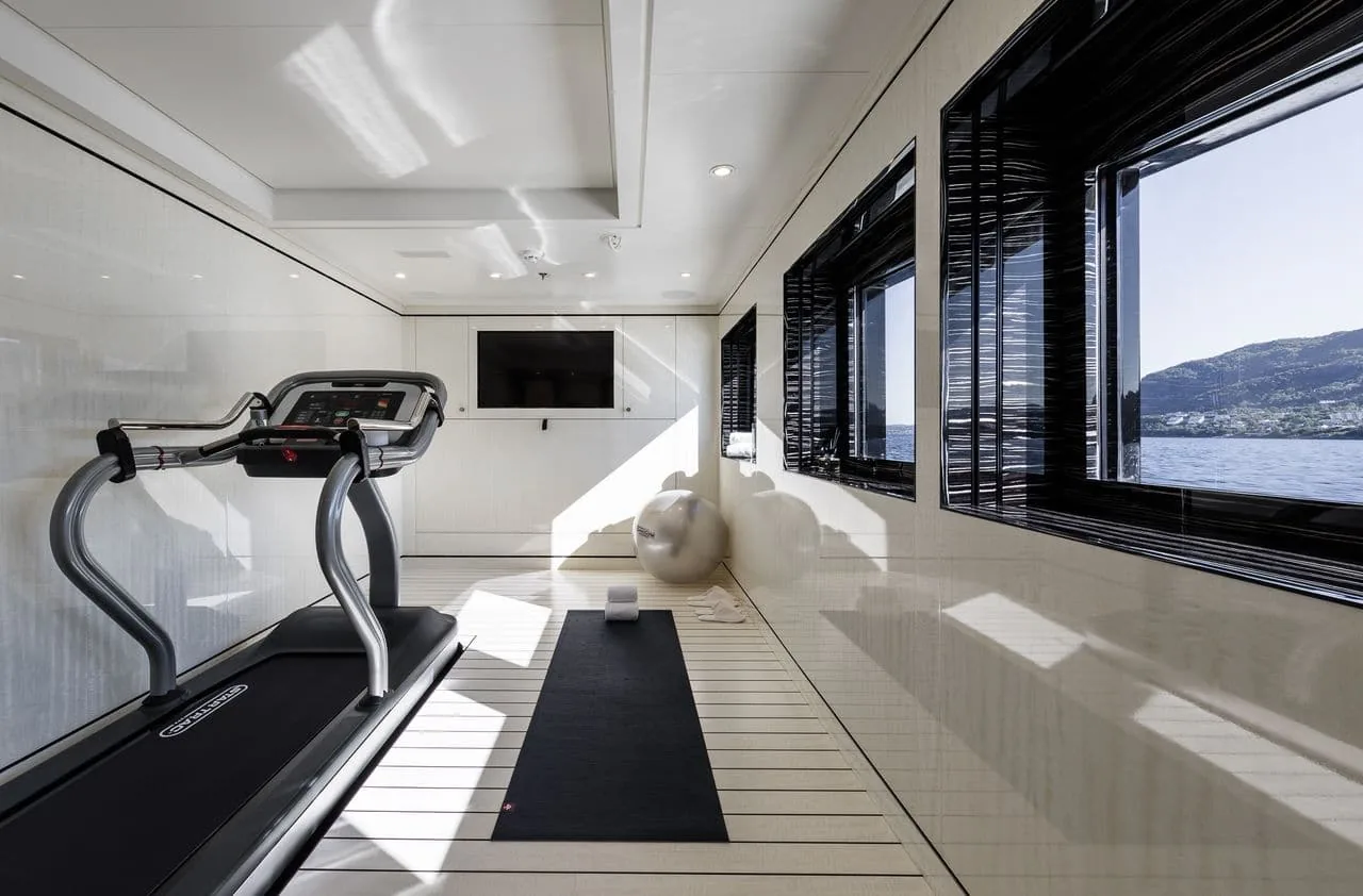 LILI - photo 23 yacht charter Cannes