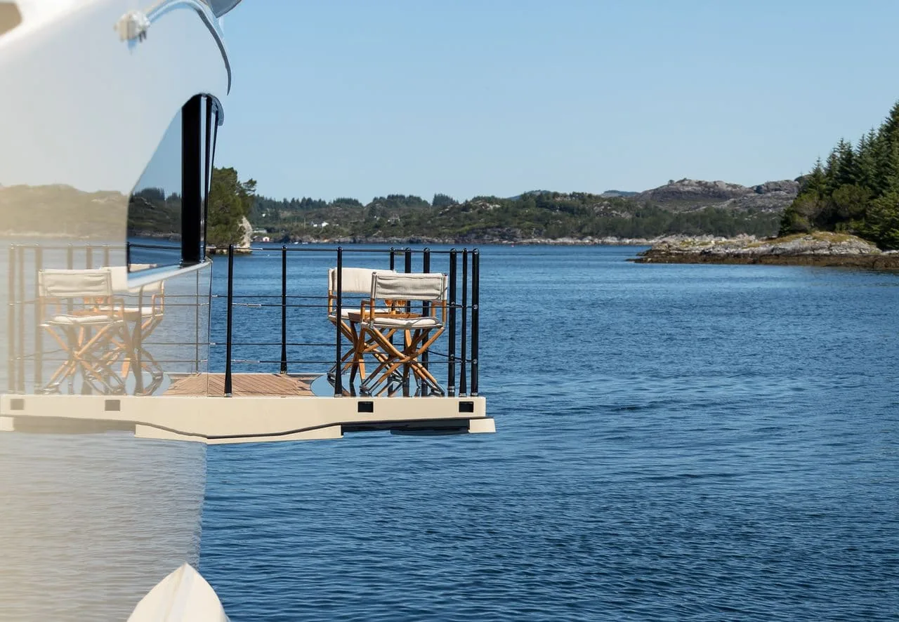 LILI - photo 24 yacht charter Cannes