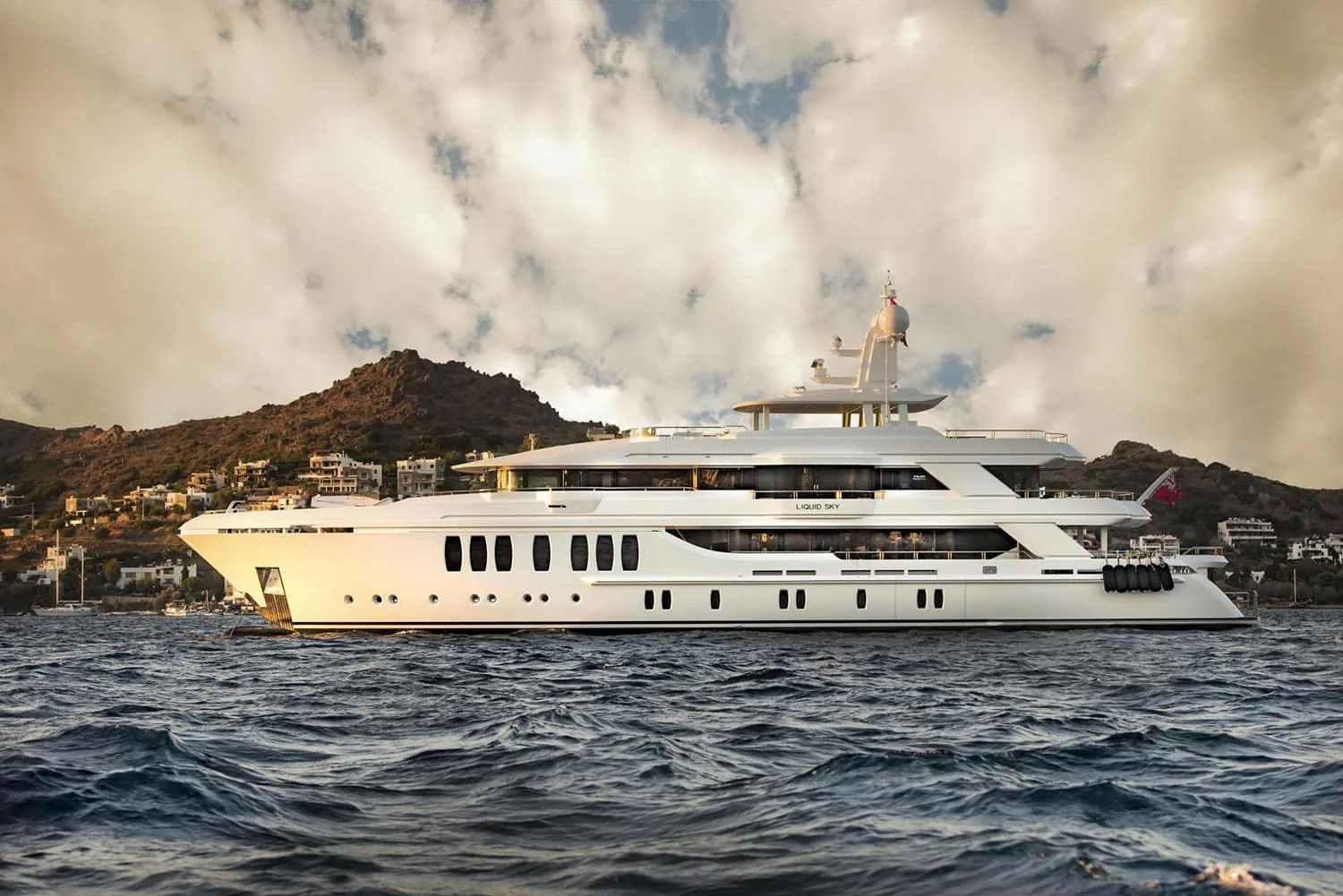 LIQUID SKY - photo 3 yacht charter Cannes