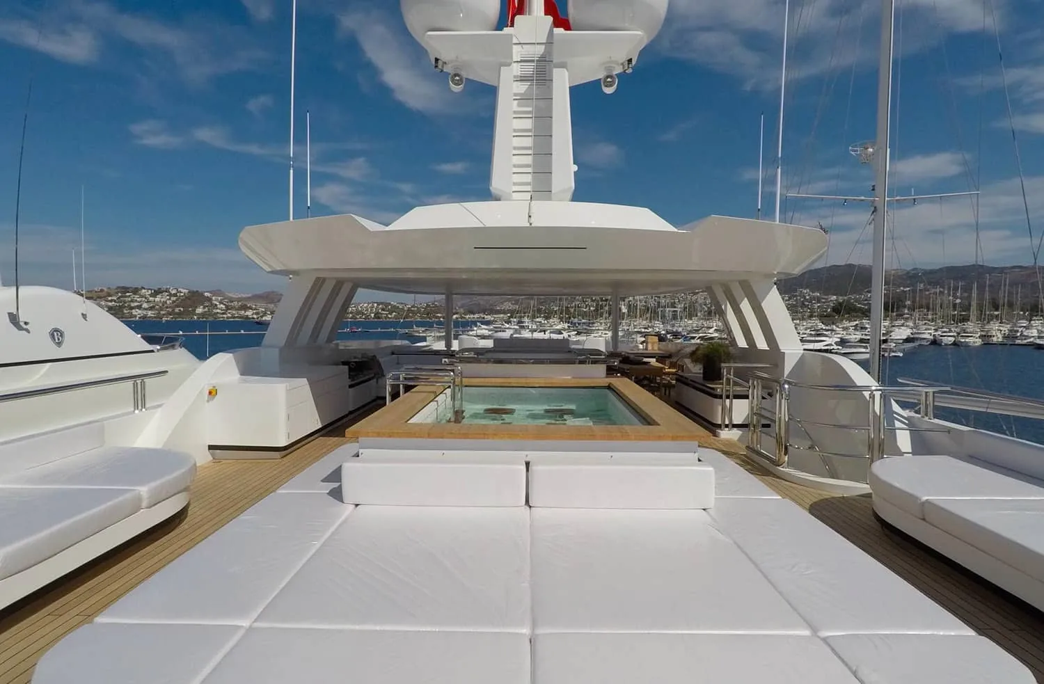 LIQUID SKY - photo 7 yacht charter Cannes