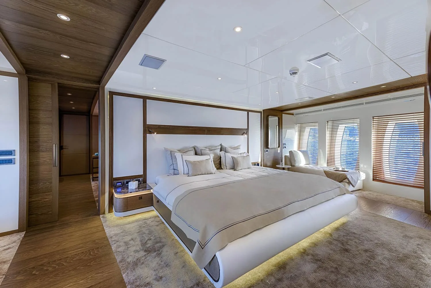 LIQUID SKY - photo 20 yacht charter Cannes