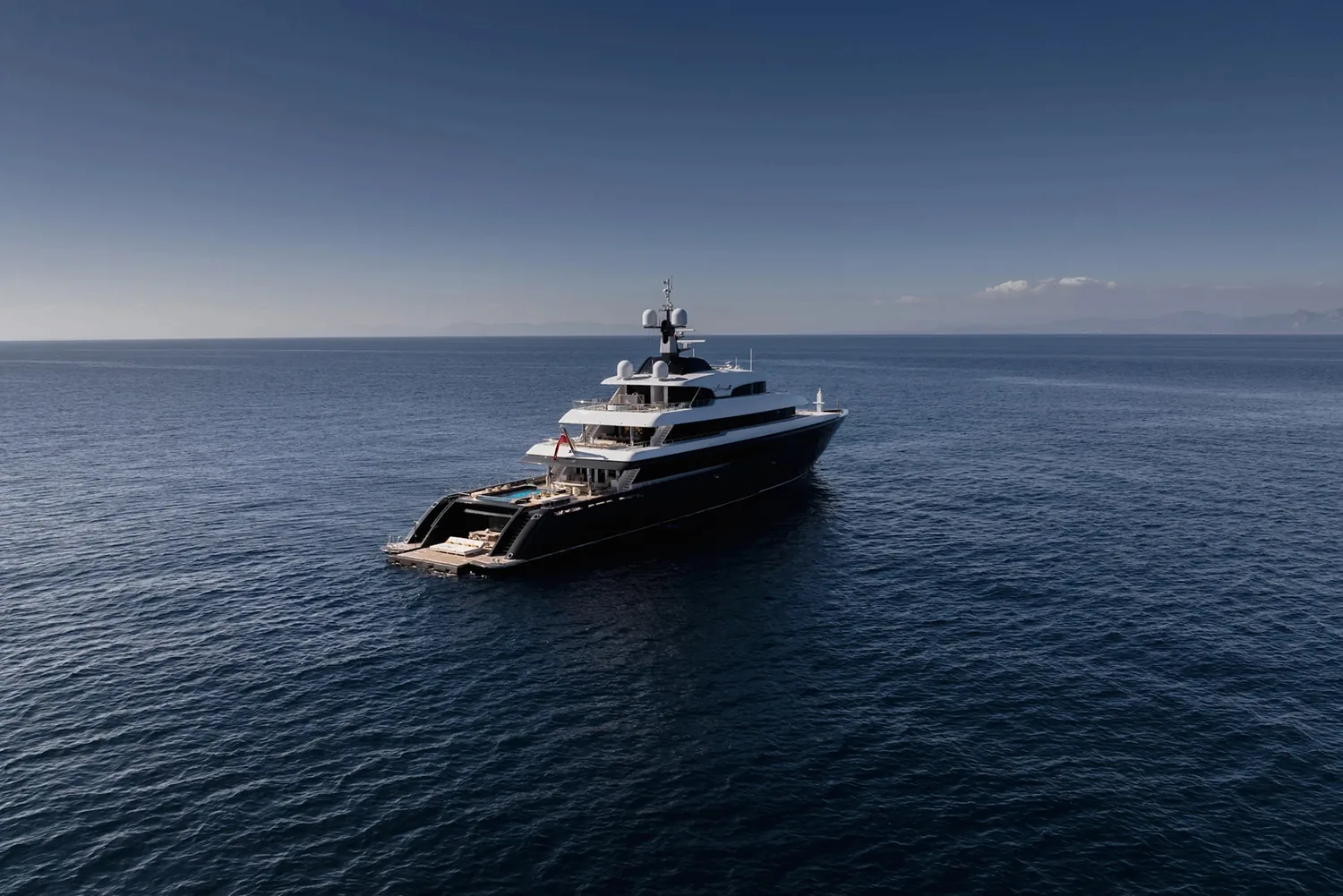 LOON - photo 4 yacht charter Cannes