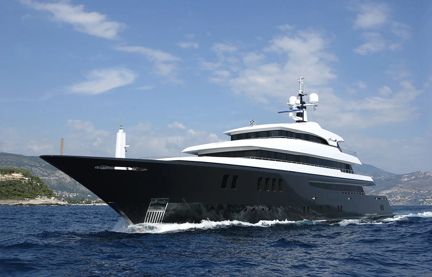 LOON - photo 5 yacht charter Cannes