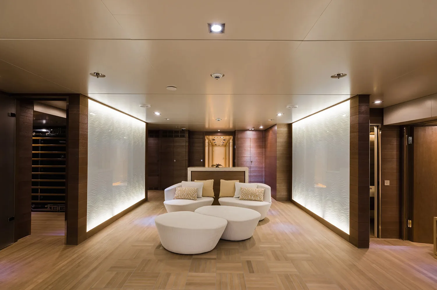 LOON - photo 11 yacht charter Cannes