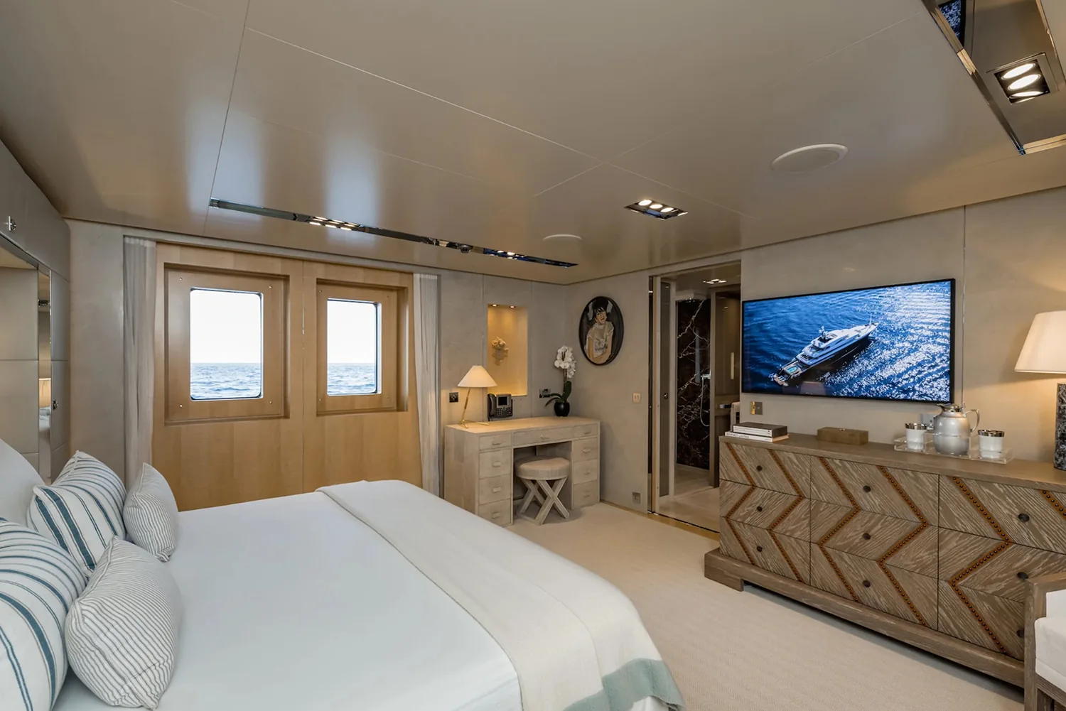 LOON - photo 19 yacht charter Cannes