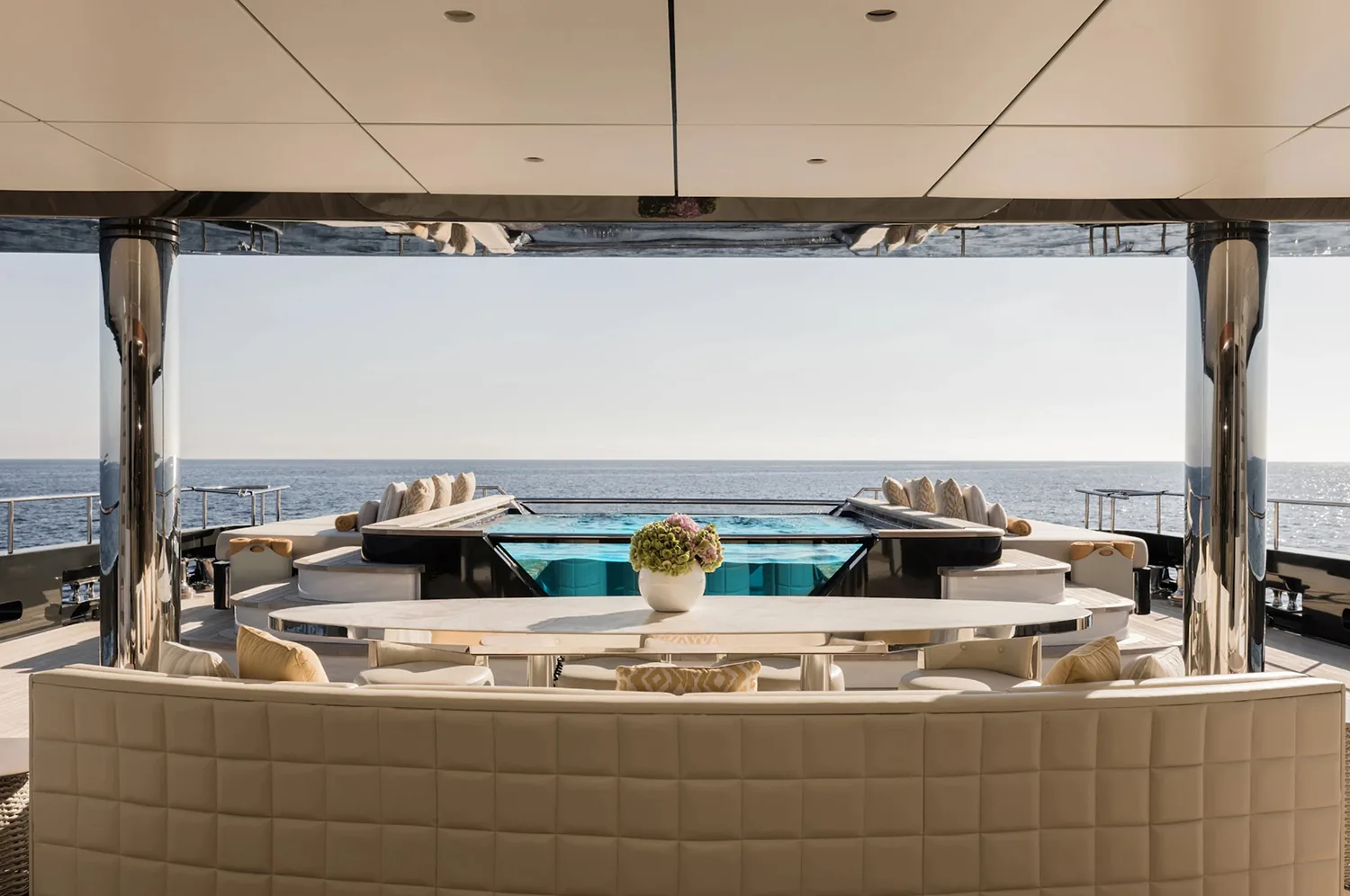 LOON - photo 22 yacht charter Cannes