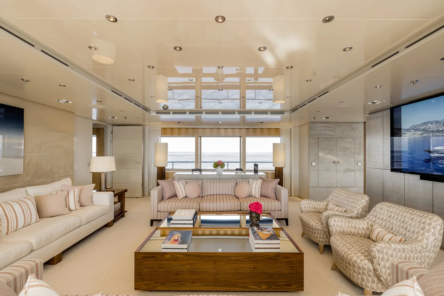 LOON - photo 29 yacht charter Cannes