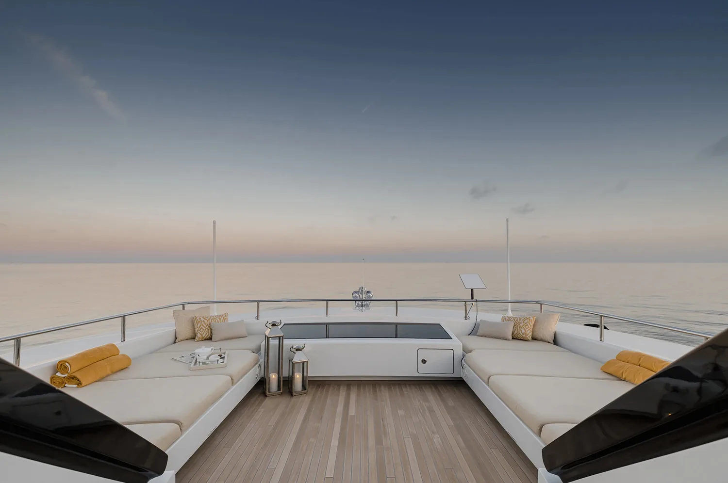 LOON - photo 45 yacht charter Cannes