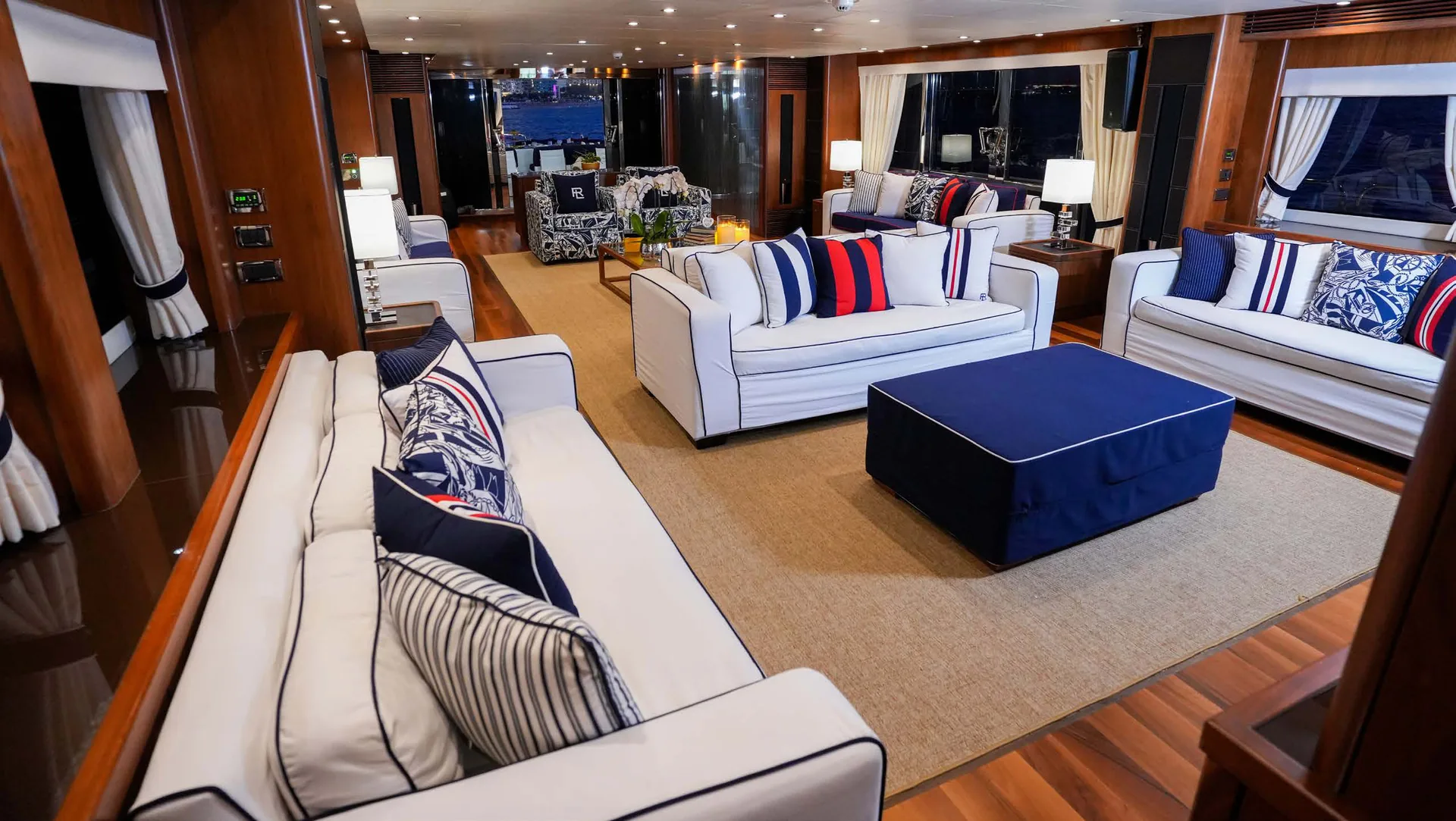 Lucien — photo 13 location yacht Cannes