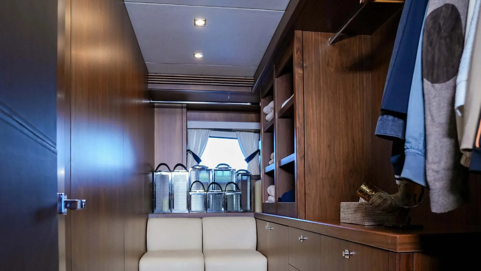 Lucien — photo 17 location yacht Cannes