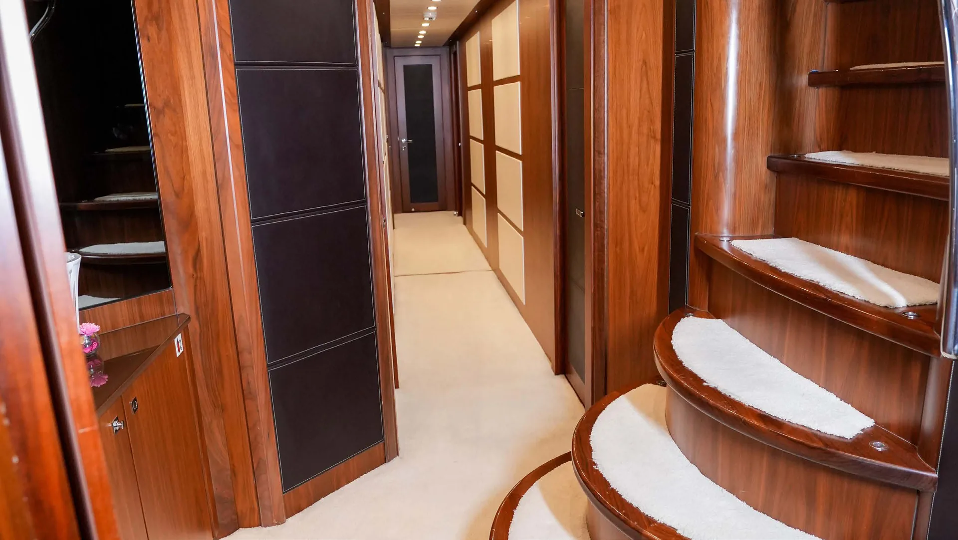 Lucien — photo 20 location yacht Cannes