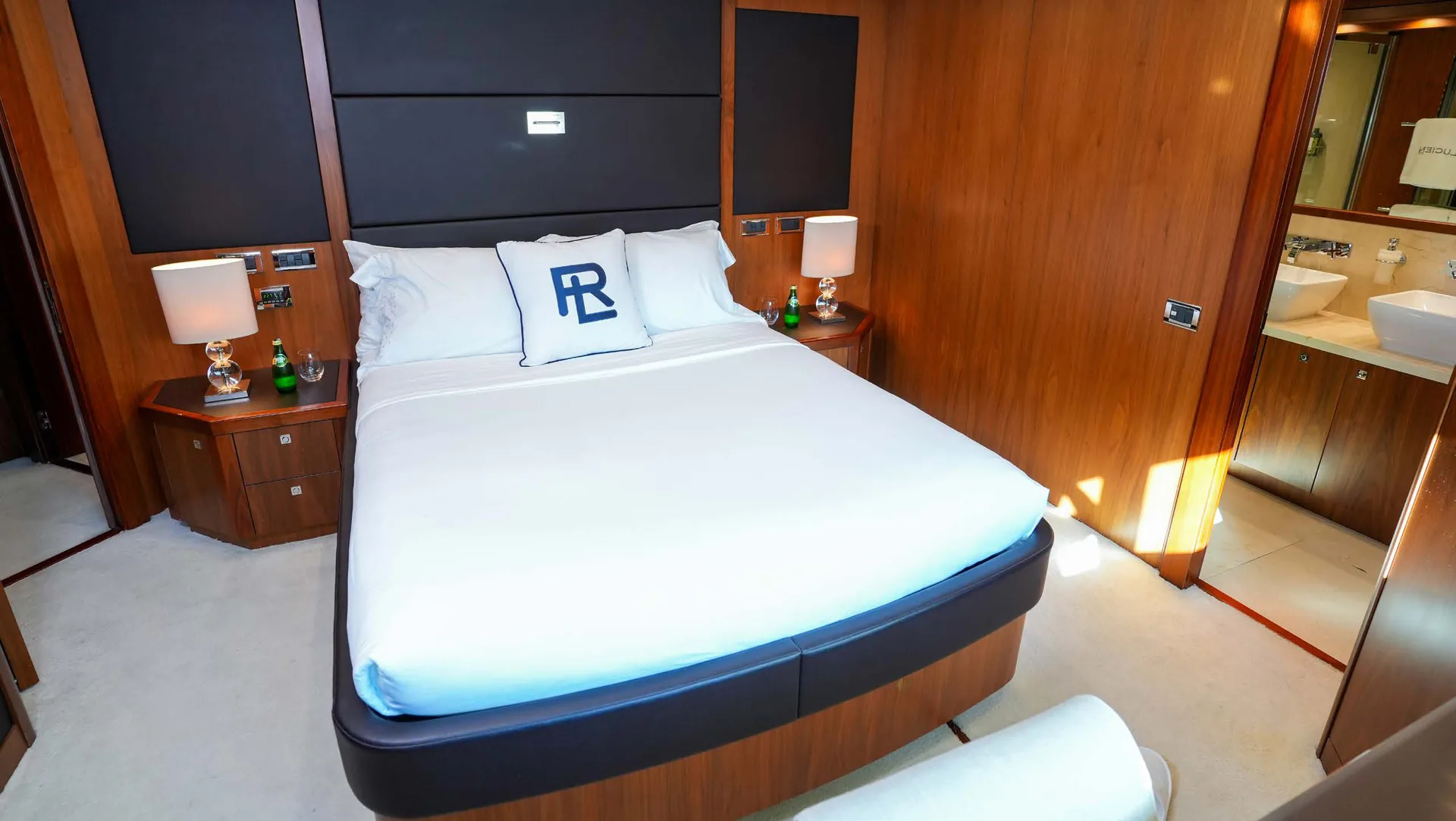Lucien — photo 21 location yacht Cannes