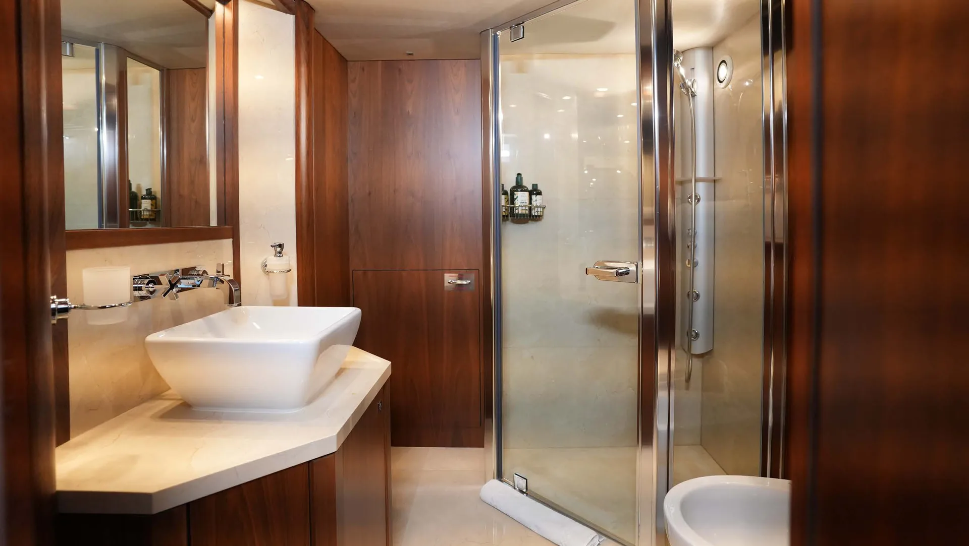 Lucien — photo 28 location yacht Cannes