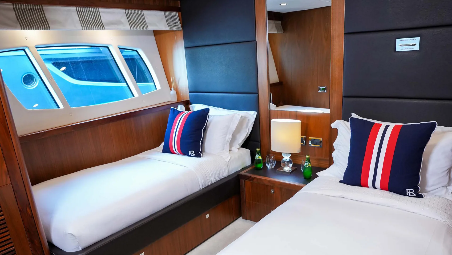 Lucien — photo 32 location yacht Cannes