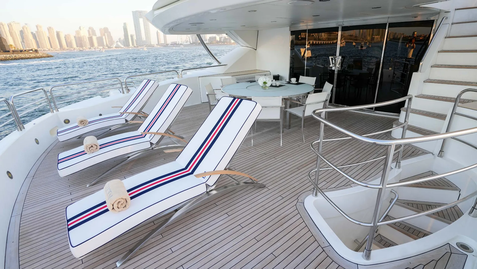 Lucien — photo 37 location yacht Cannes
