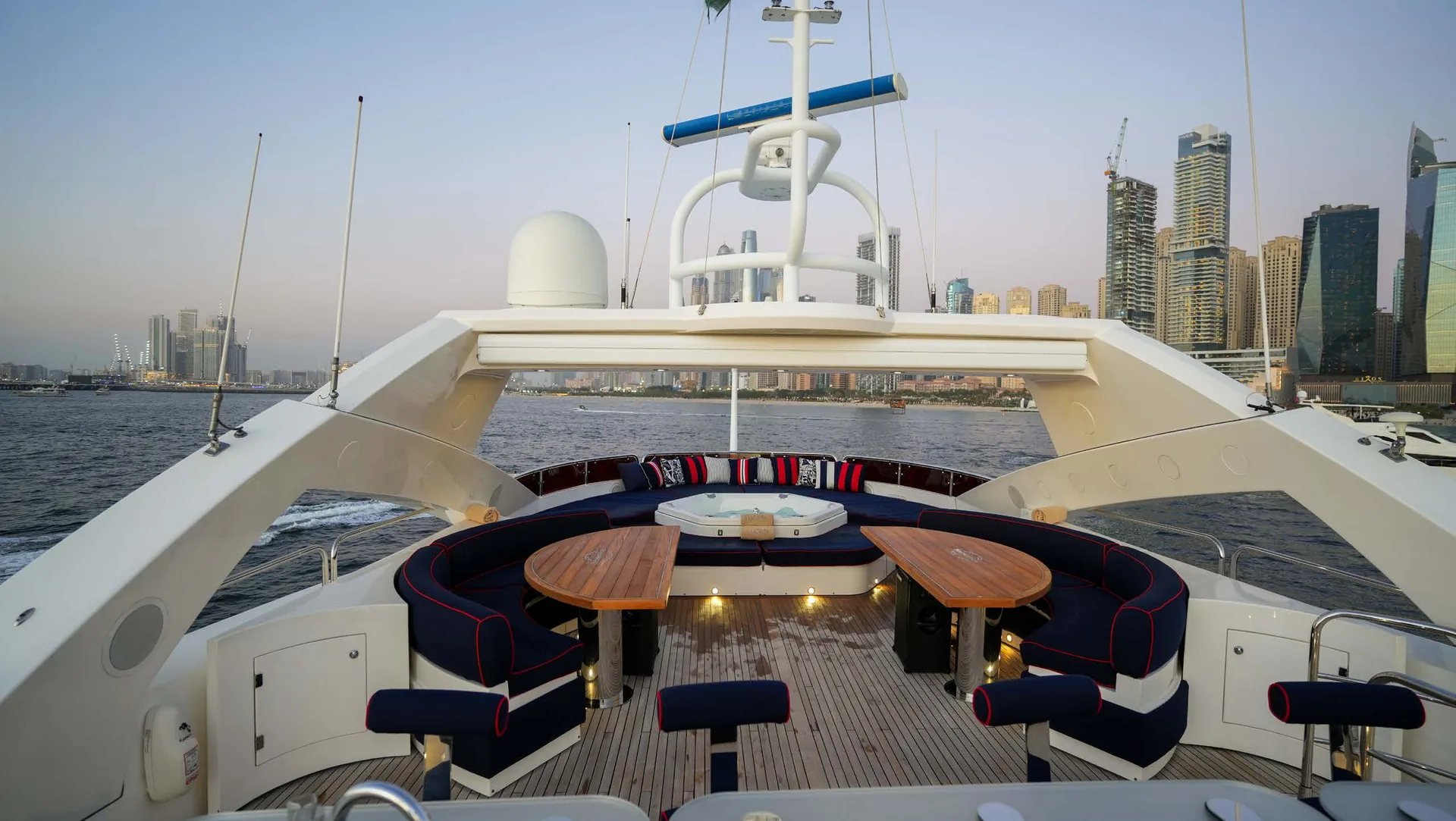 Lucien — photo 42 location yacht Cannes