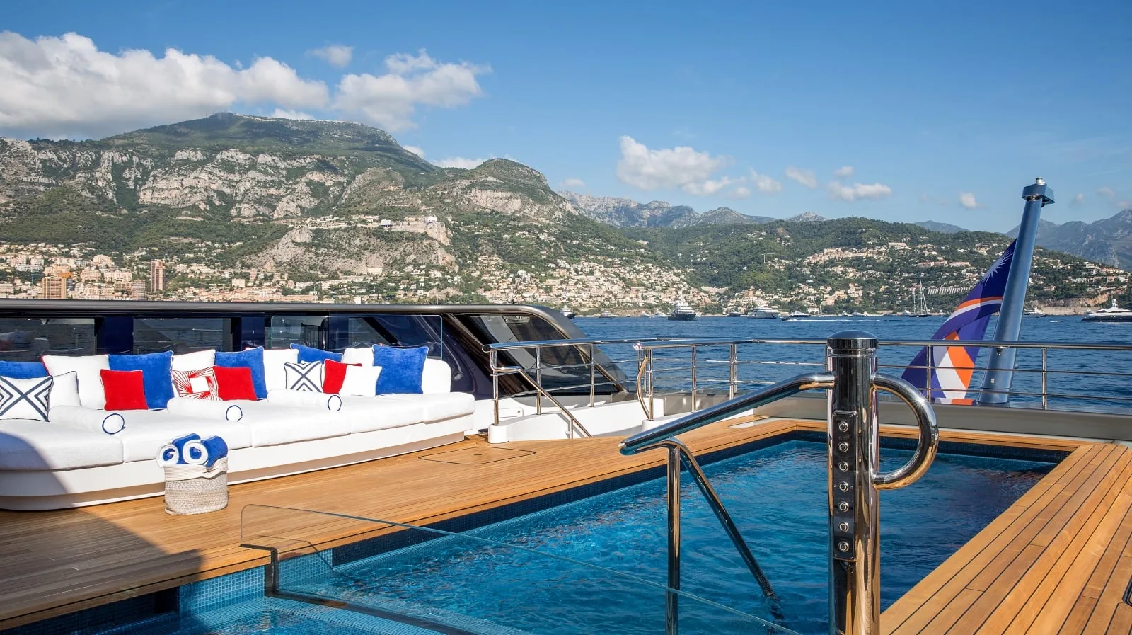 MADSUMMER - photo 8 yacht charter Cannes