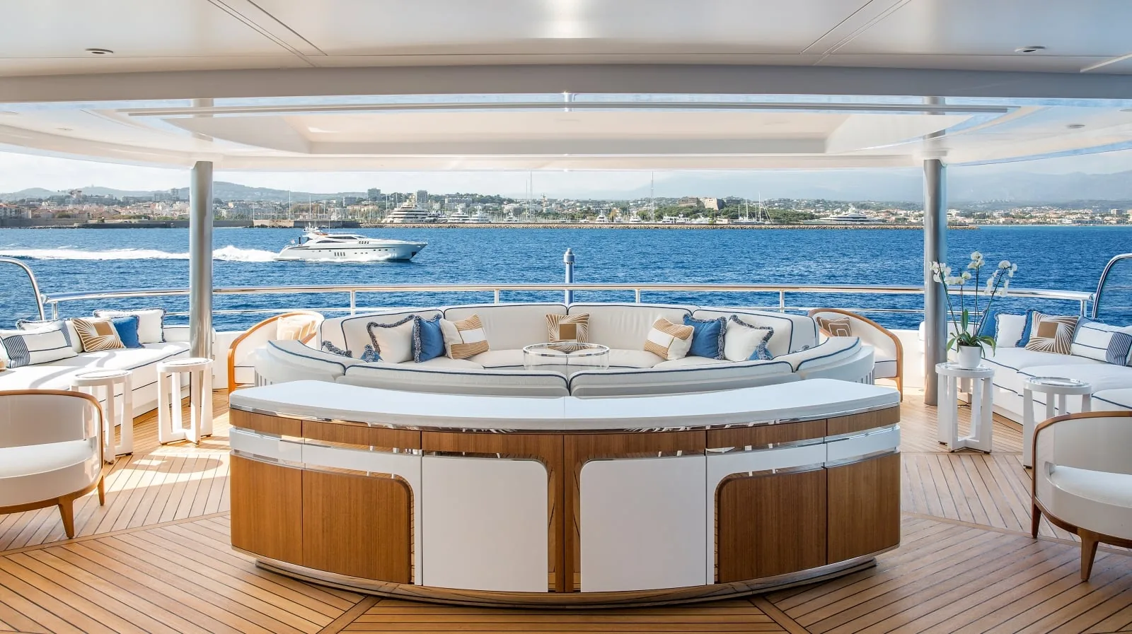 MADSUMMER - photo 16 yacht charter Cannes