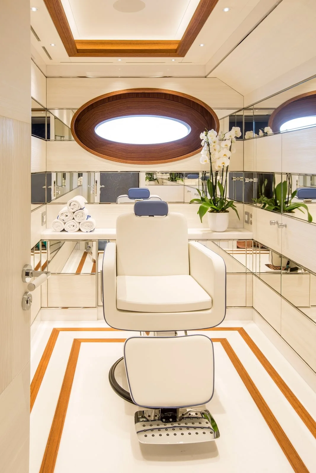MADSUMMER - photo 43 yacht charter Cannes