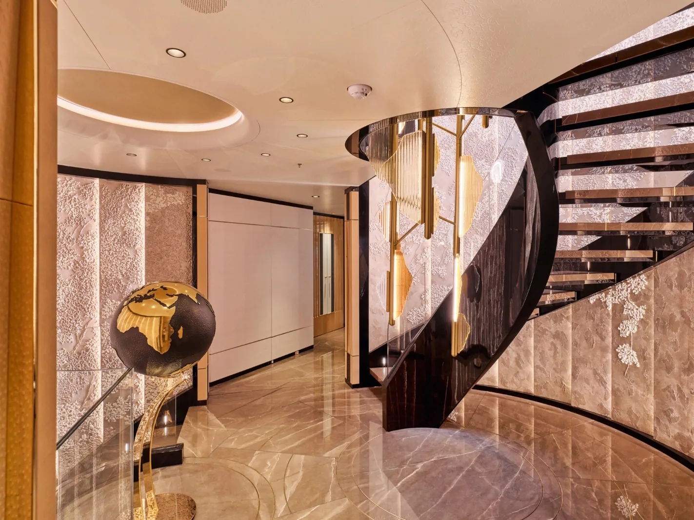 MALIA - photo 8 yacht charter Cannes