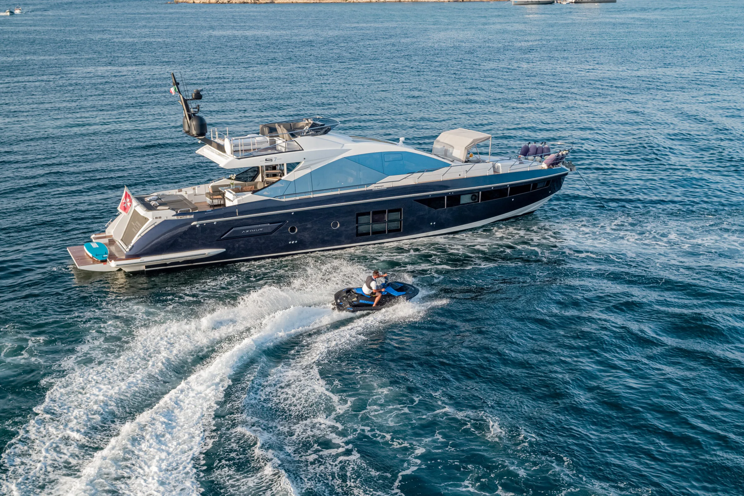 MANARA I - photo 3 yacht charter Cannes