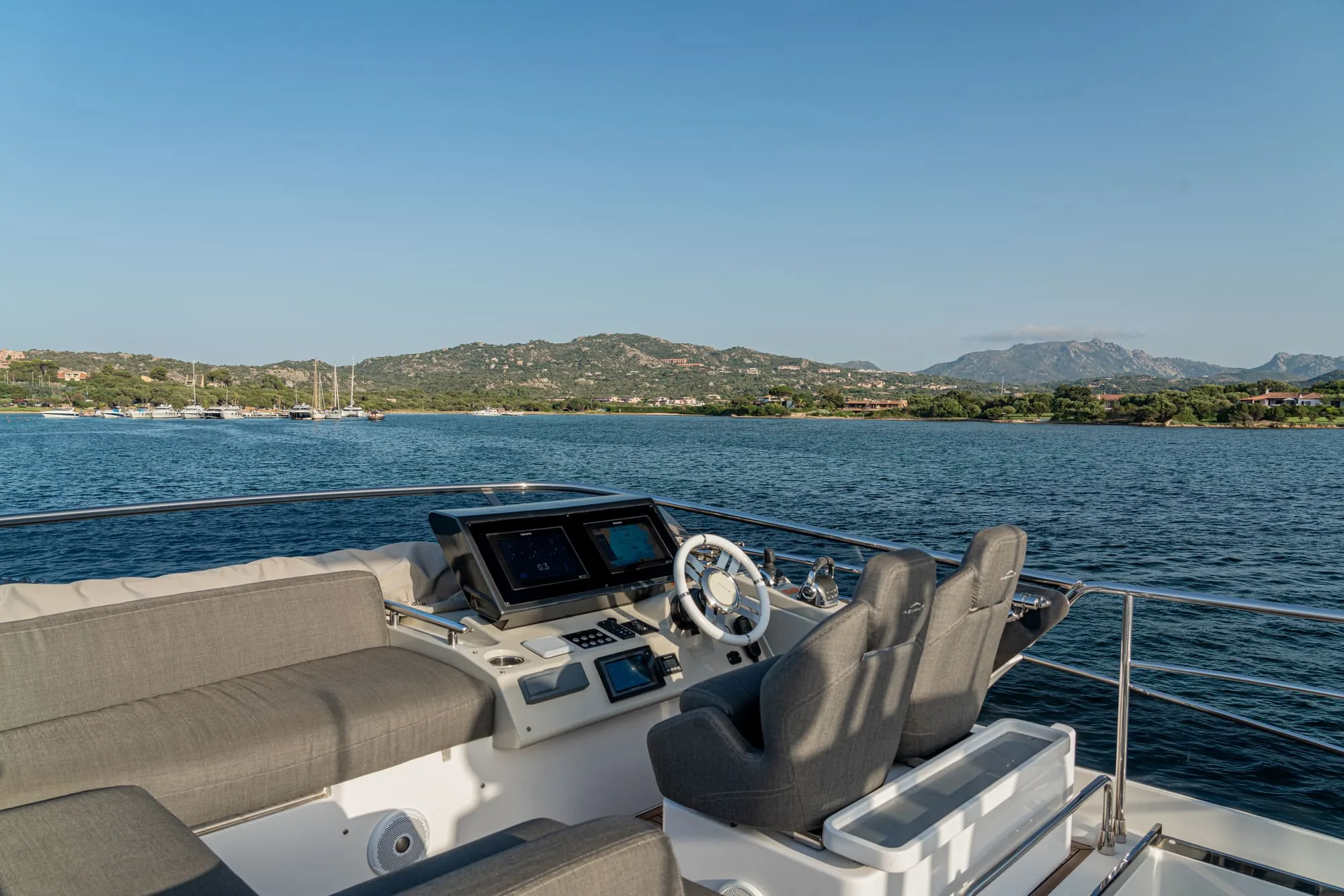 MANARA I - photo 9 yacht charter Cannes
