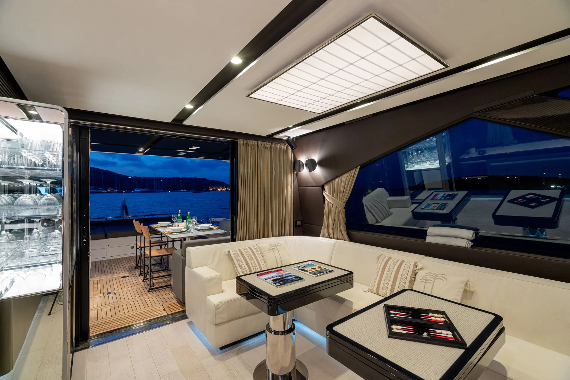MANARA I - photo 13 yacht charter Cannes
