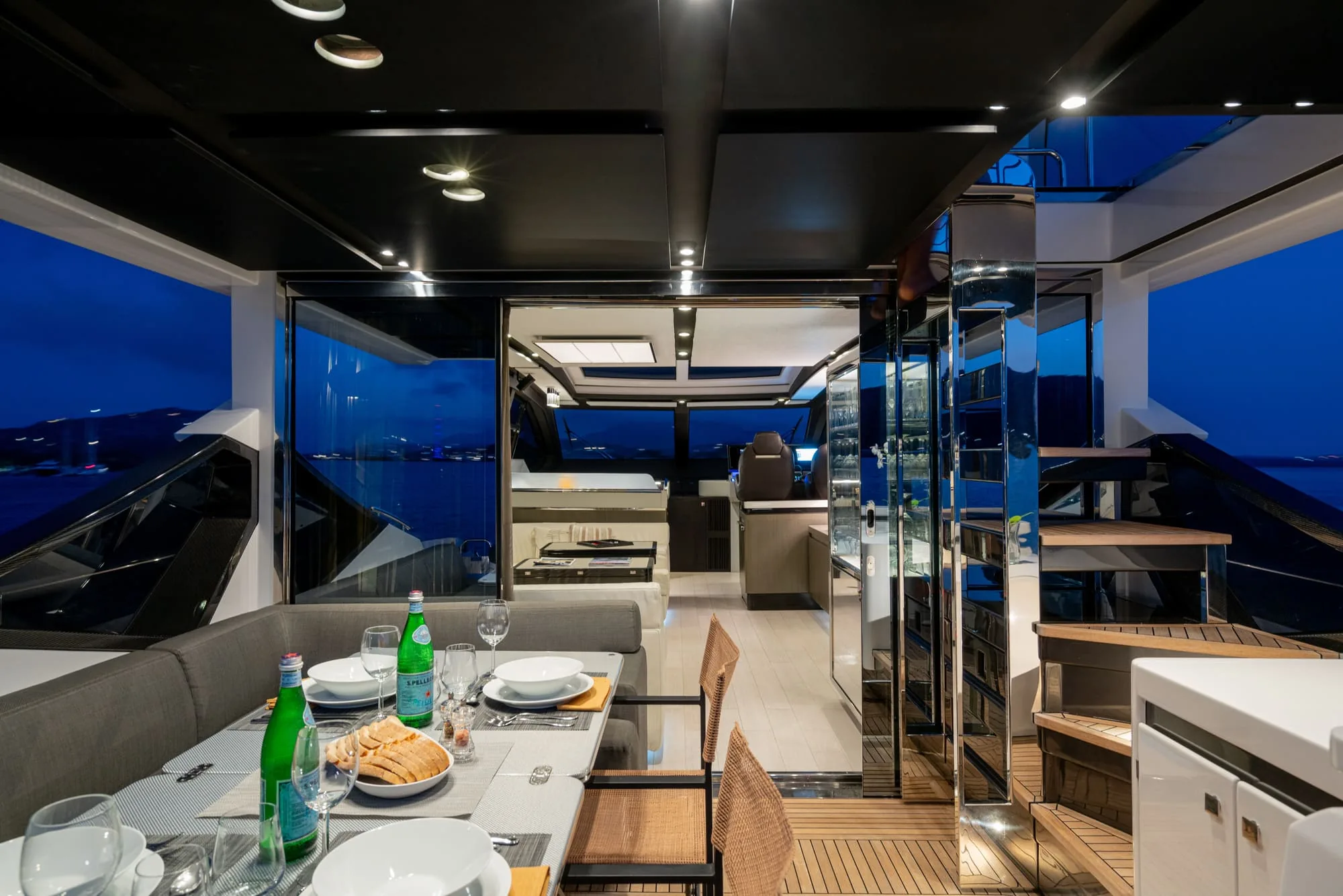 MANARA I - photo 14 yacht charter Cannes