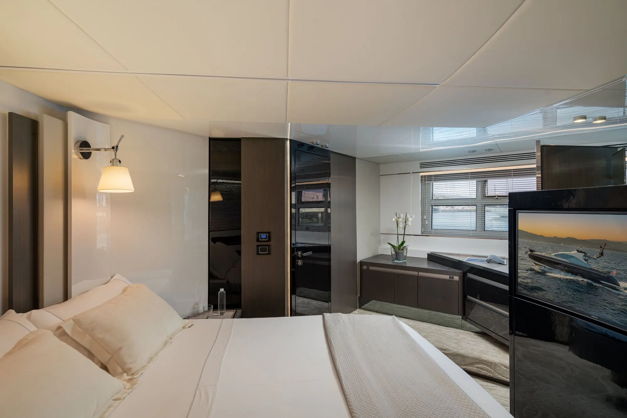 MANARA I - photo 17 yacht charter Cannes