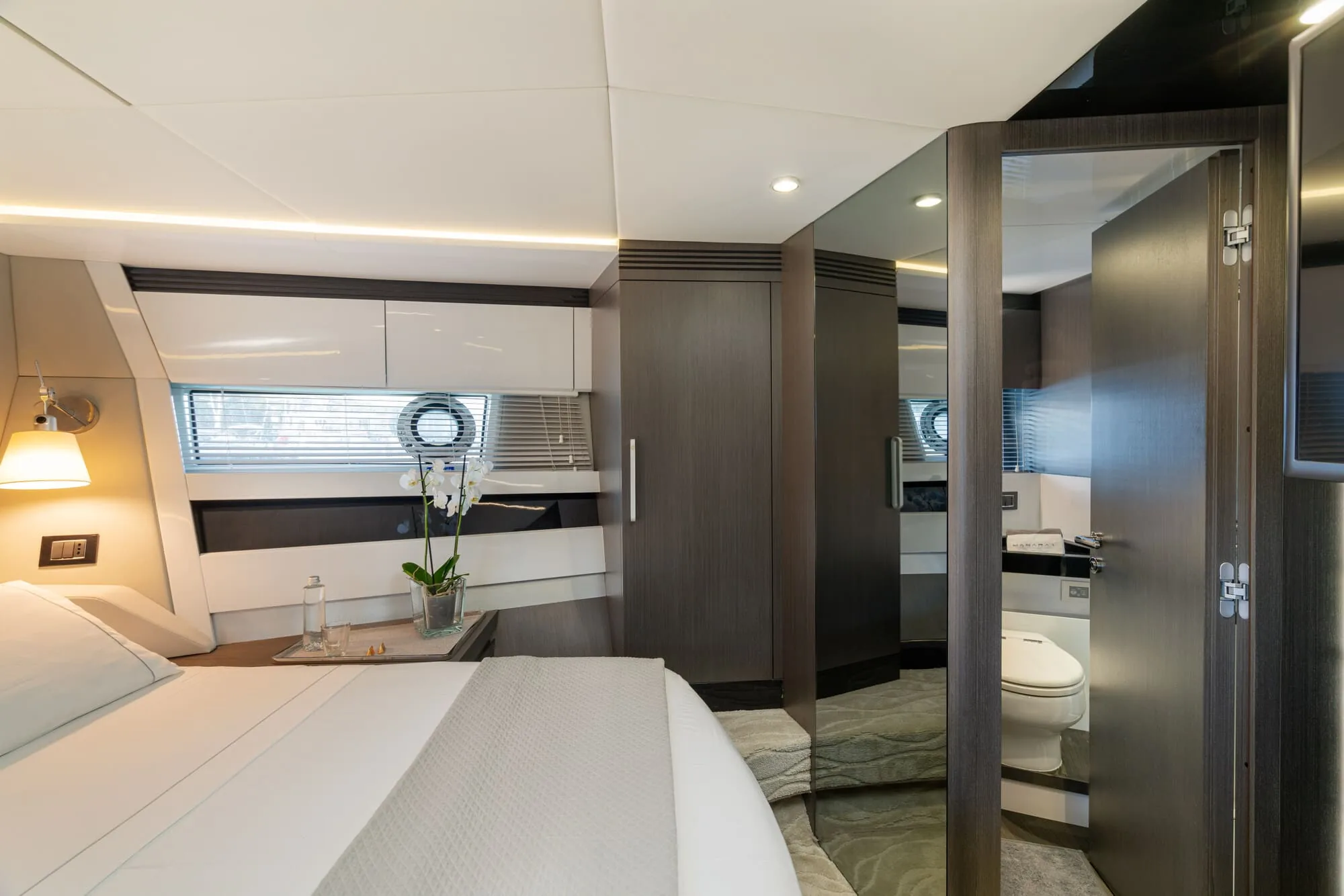 MANARA I - photo 20 yacht charter Cannes