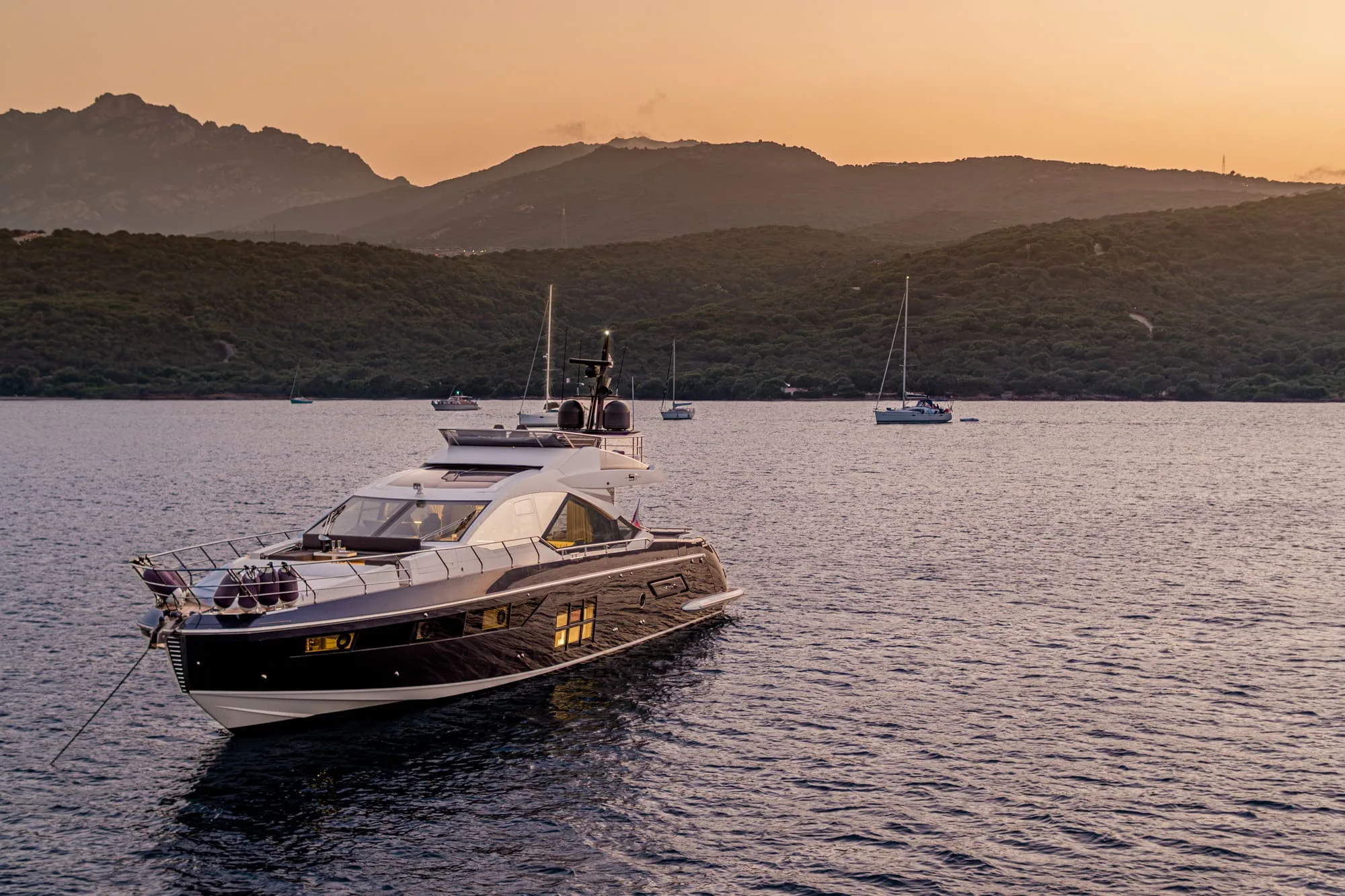 MANARA I - photo 27 yacht charter Cannes