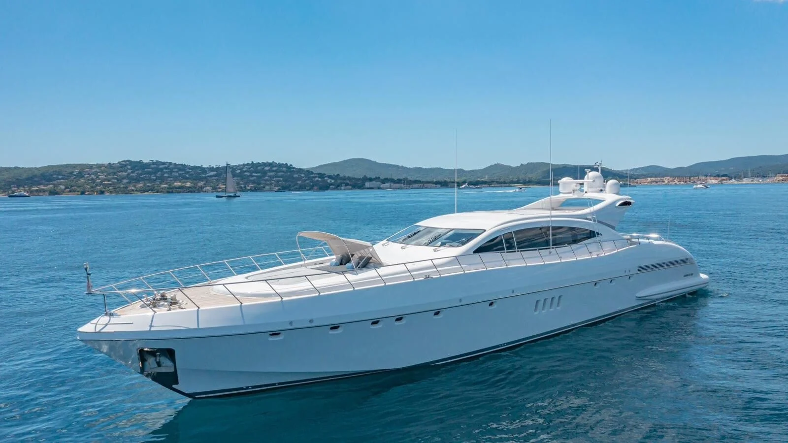 Mangusta 108, photo 5 location yacht Cannes