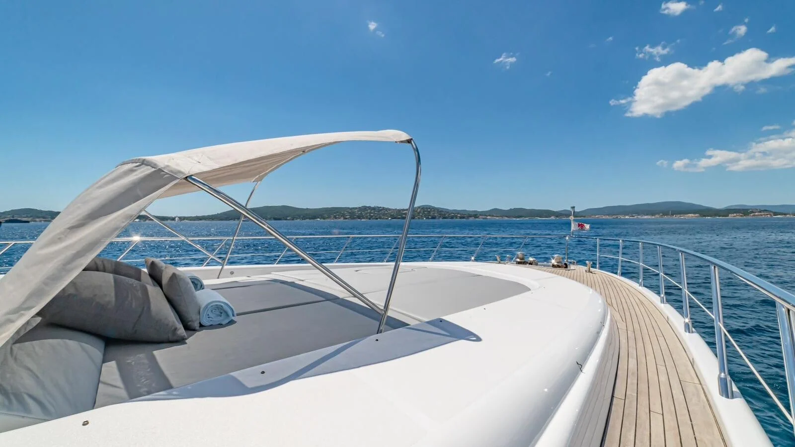 Mangusta 108, photo 8 location yacht Cannes
