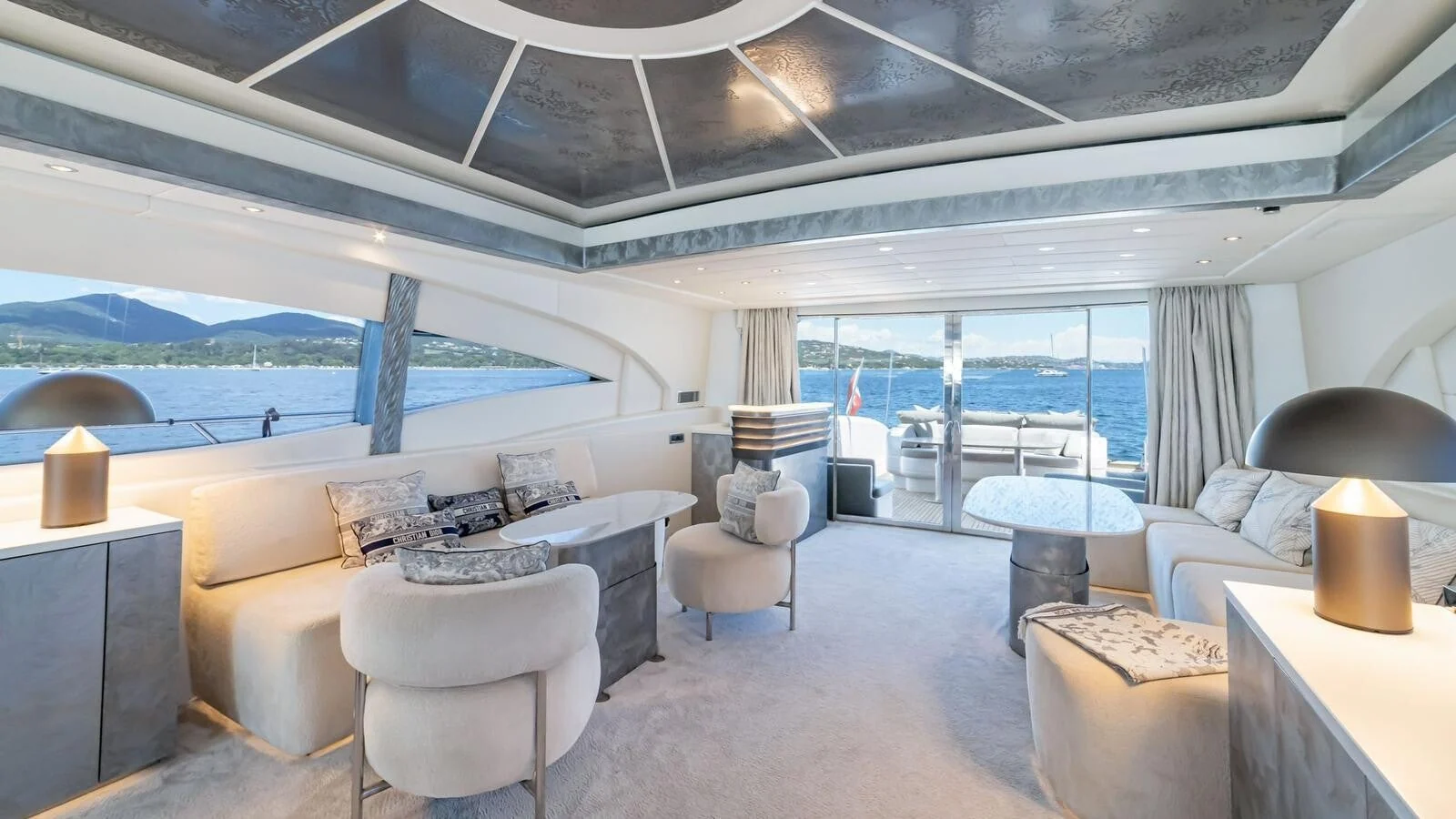 Mangusta 108, photo 11 location yacht Cannes