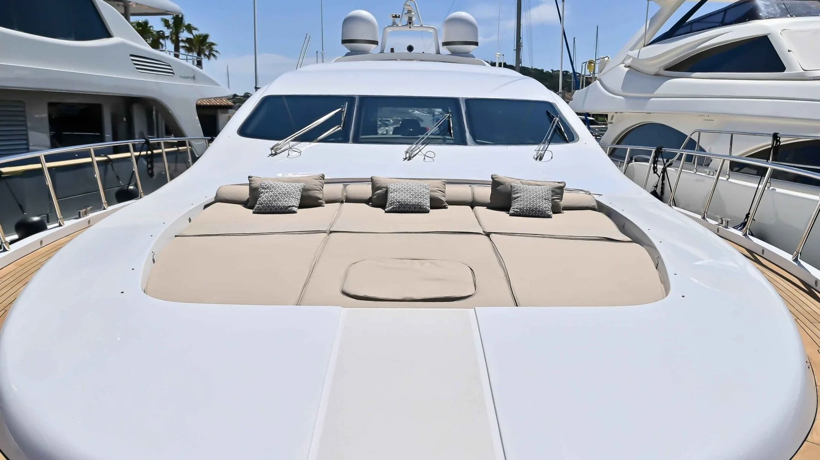 Mangusta 92, photo 12 location yacht Cannes