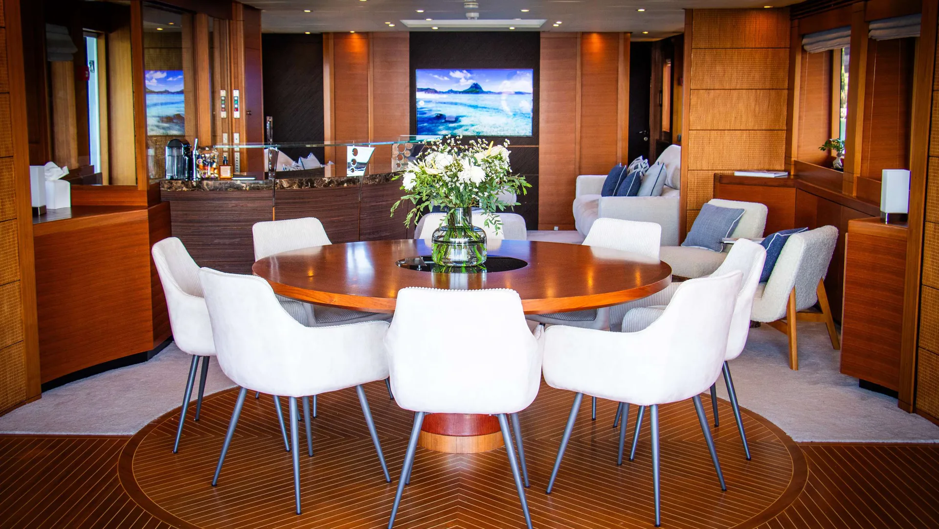 Matsu — photo 16 location yacht Cannes