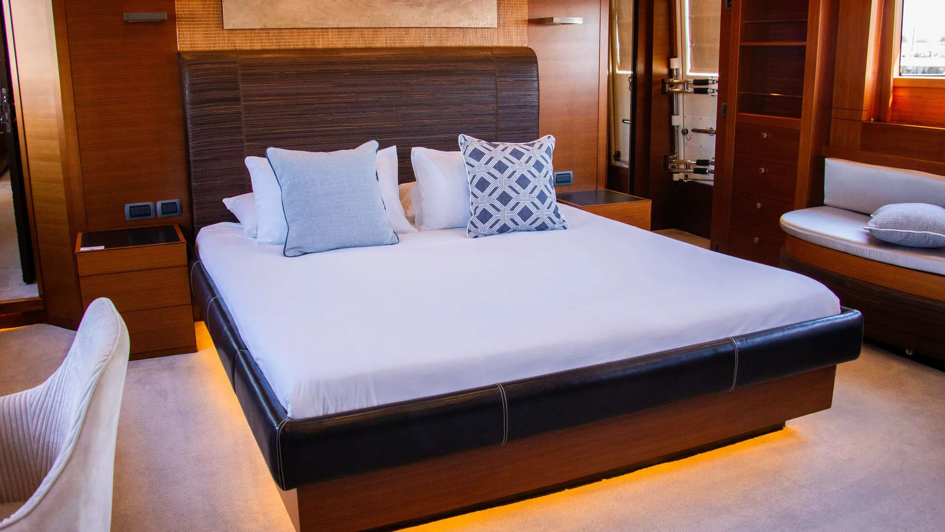 Matsu — photo 21 location yacht Cannes