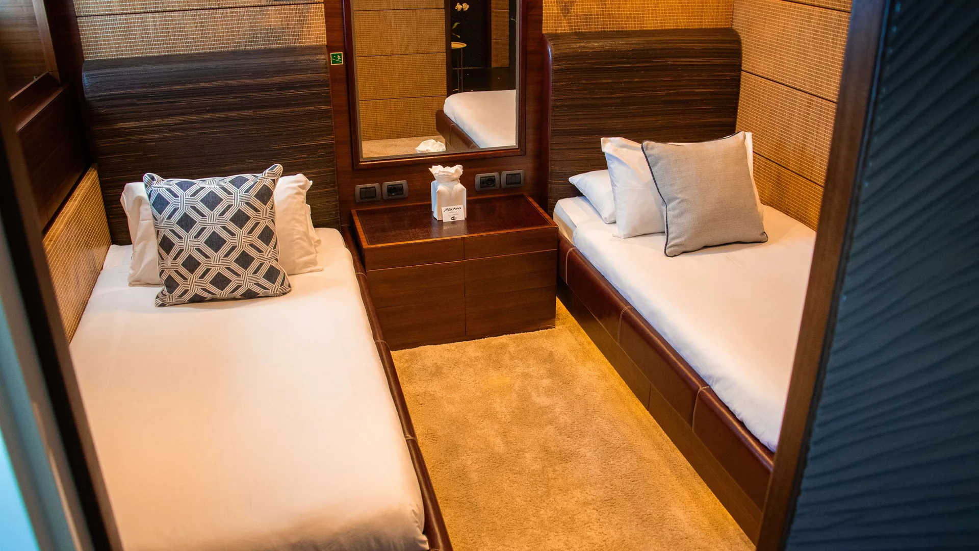 Matsu — photo 23 location yacht Cannes